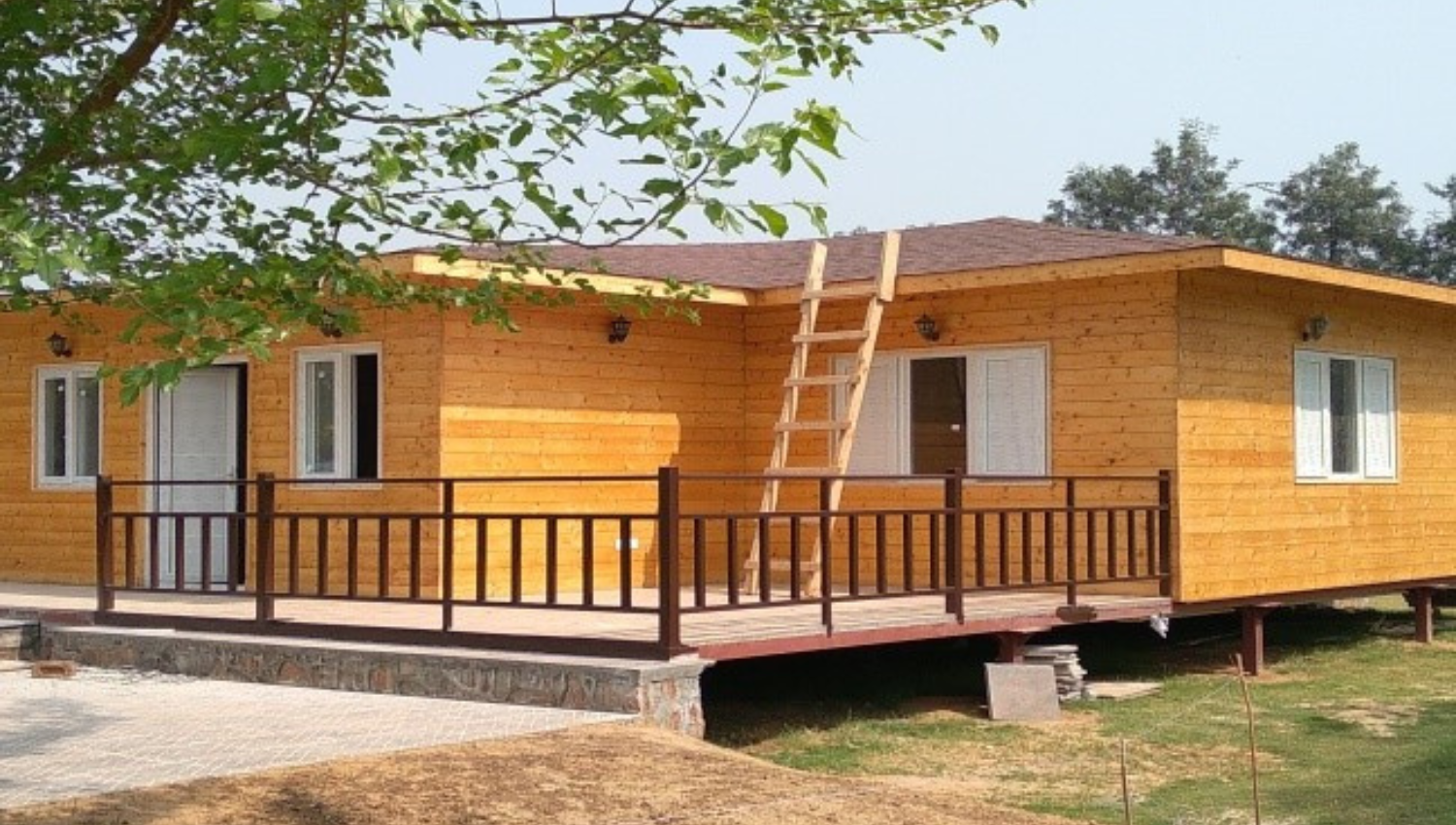 Hybrid model of LGSF and pine wood